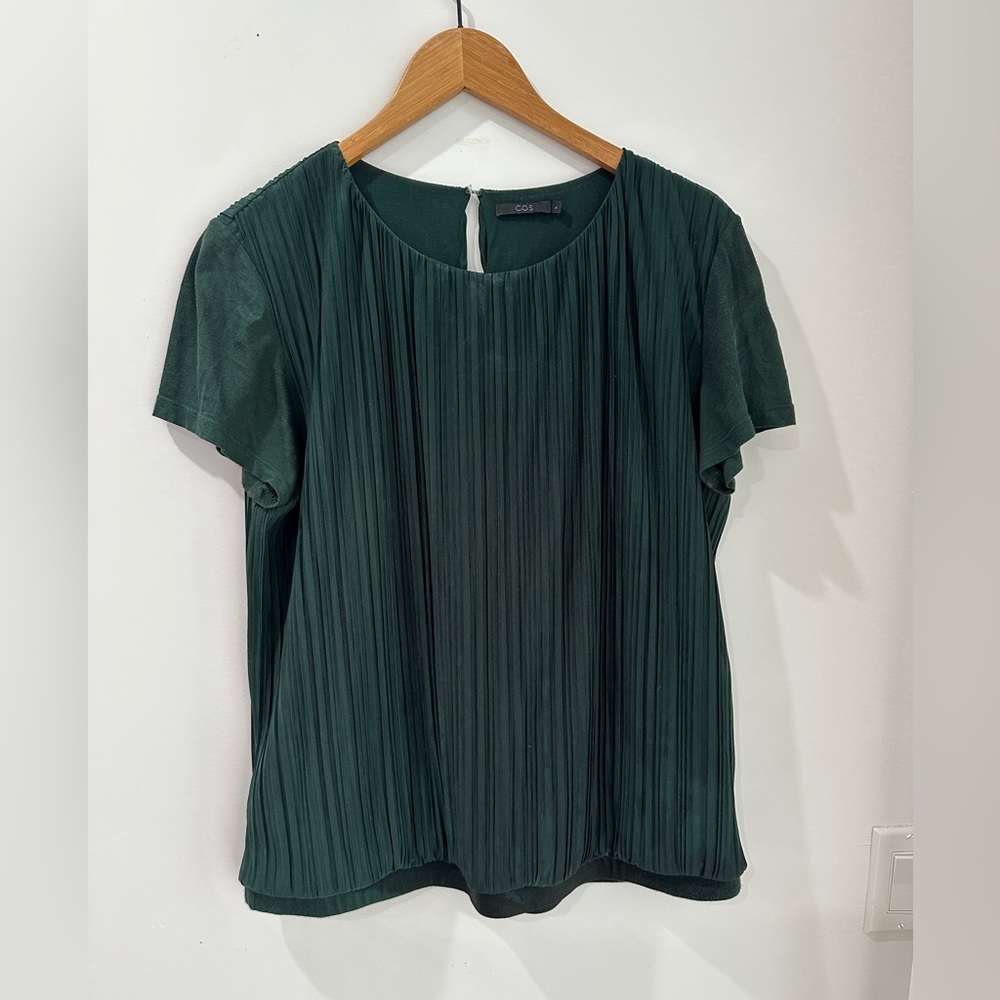 COS Pleated Forest Green Blouse - Textured Tee Style, Size Large (UK 12 / US 8)